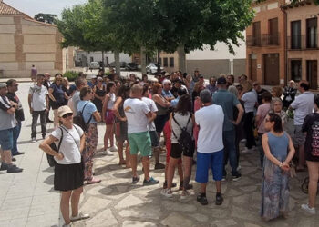El Ayuntamiento de Torrejón del Rey se une a la concentración vecinal para exigir la llegada urgente del agua del Sorbe a Las Castillas El Ayuntamiento de Torrejón del Rey se une a la concentración vecinal para exigir la llegada urgente del agua del Sorbe a Las Castillas