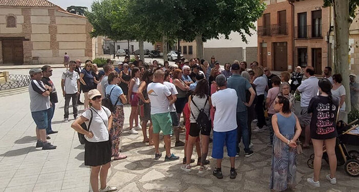 El Ayuntamiento de Torrejón del Rey se une a la concentración vecinal para exigir la llegada urgente del agua del Sorbe a Las Castillas 1 El Ayuntamiento de Torrejón se une a la concentración vecinal para exigir la llegada urgente del agua del Sorbe a Las Castillas