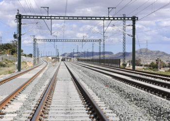 El Gobierno autoriza licitar por 28,1 millones de euros la instalación de protecciones en el corredor Este de Alta Velocidad ferroviaria El Gobierno autoriza licitar por 28,1 millones de euros la instalación de protecciones en el corredor Este de Alta Velocidad ferroviaria