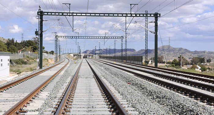 El Gobierno autoriza licitar por 28,1 millones de euros la instalación de protecciones en el corredor Este de Alta Velocidad ferroviaria