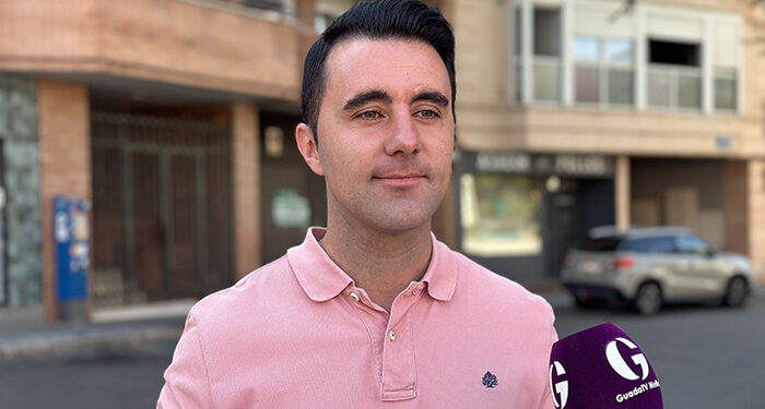 El PSOE denuncia que Guarinos ‘ahoga’ otra vez a la ciudadanía, con 1.500 plazas más de aparcamiento de pago, un 20% más caro y durante más horas 1 El PSOE denuncia que Guarinos ‘ahoga’ otra vez a la ciudadanía, con 1.500 plazas más de aparcamiento de pago, un 20% más caro y durante más horas