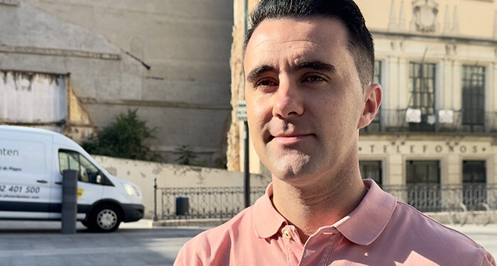 El PSOE reclama a Guarinos que paralice la subida de precios en el transporte público por “suponer un palo al bolsillo de los vecinos y vecinas” 1 El PSOE reclama a Guarinos que paralice la subida de precios en el transporte público por “suponer un palo al bolsillo de los vecinos y vecinas”