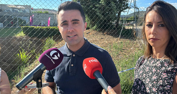 El PSOE se alegra de que “por fin” Guarinos, casi un año después, inaugure el nuevo gimnasio de la Fuente de la Niña que proyectó e inició Alberto Rojo 1 El PSOE se alegra de que “por fin” Guarinos, casi un año después, inaugure el nuevo gimnasio de la Fuente de la Niña que proyectó e inició Alberto Rojo