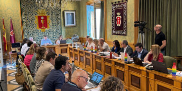 El Pleno del Ayuntamiento de Cuenca aprueba un paquete de actuaciones de dos millones que incluye las áreas infantiles y la Ronda Oeste, y un nuevo Plan de Mantenimiento Urbano de 1,2 millones