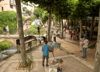 El XXI Concurso de Pintura Rápida de Trillo reúne a más de medio centenar de artistas en torno al río Tajo