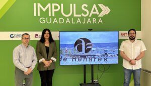 El alcalde de Azuqueca de Henares, Miguel Óscar Aparicio visita la oficina Impulsa Guadalajara