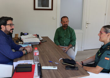 El alcalde de Azuqueca se reúne con la Jefa de la Comandancia de la Guardia Civil en Guadalajara para tratar la seguridad en el municipio El alcalde de Azuqueca se reúne con la Jefa de la Comandancia de la Guardia Civil en Guadalajara para tratar la seguridad en el municipio
