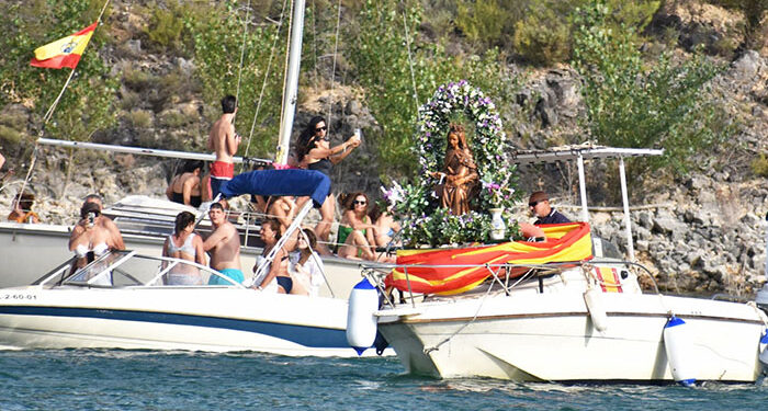 Emotiva procesión marinera en Entrepeñas 1 Emotiva procesión marinera en Entrepeñas