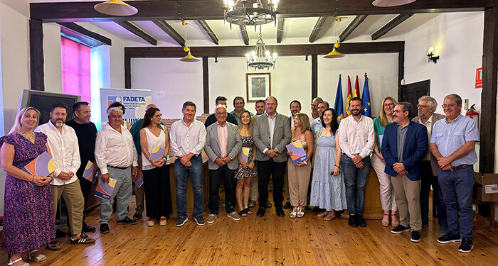 FADETA firma contratos de ayudas Leader con 13 emprendedores que invertirán más de un millón de euros en la comarca 1 FADETA firma contratos de ayudas Leader con 13 emprendedores que invertirán más de un millón de euros en la comarca