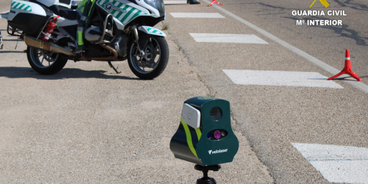 ¡A 213 kilómetros hora por Las Pedroñeras ! La Guardia Civil investiga al presunto autor de un delito contra la seguridad vial por exceso de velocidad 1 FOTORADARNUEVO