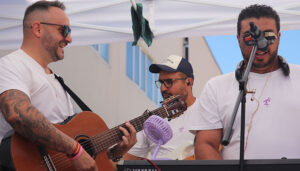 Fiestón con flamenquito en el aperitivo de Kadi 69 en las Fiestas de Cabanillas