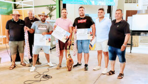 Francisco Antonio Romero demuestra su destreza con el volante al ganar el Concurso de habilidad con tractor y remolque en Las Pedroñeras