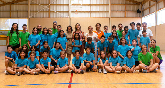 Guarinos visita el campamento de verano que organiza el colegio Diocesano Cardenal Cisneros