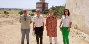 Guarinos visita las obras ejecutadas en el Poblado de Villaflores y anuncia una segunda fase