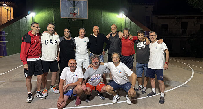 Homenaje en Castilblanco de Henares al pívot pinillero Ángel Bravo