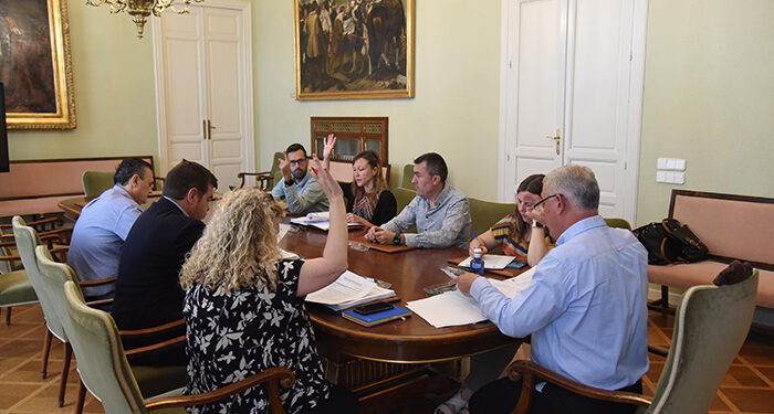 La Diputación de Guadalajara convoca siete becas de 2.500 euros para trabajos de fin de máster y tesis doctorales 1 La Diputación de Guadalajara convoca siete becas de 2.500 euros para trabajos de fin de máster y tesis doctorales