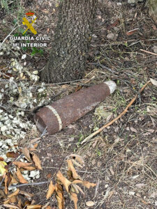 La Guardia Civil detona un proyectil de artillería originario de la Guerra Civil localizado en Hontoba