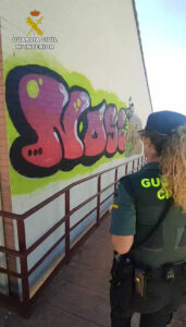 La Guardia Civil investiga a tres grafiteros en Azuqueca de Henares