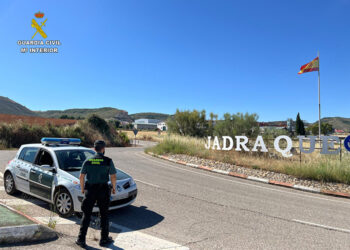 La Guardia Civil sorprende a dos personas sustrayendo efectos en el interior de una nave industrial en Jadraque