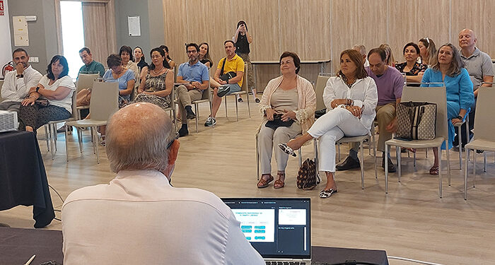 La Junta apuesta por el trabajo en red para impulsar el emprendimiento y la innovación con una jornada de formación