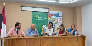 La Junta destinará 5,7 millones de euros a la mejora de la capacitación digital para comunidades educativas en entornos rurales