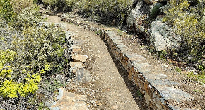 La Junta mejora la seguridad y evita el impacto visual en el sendero de la chorrera de Despeñalagua 1 La Junta mejora la seguridad y evita el impacto visual en el sendero de la chorrera de Despeñalagua