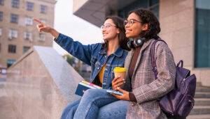 La UCLM supera por primera vez los dos millones de euros para financiar movilidades con la UE y terceros países