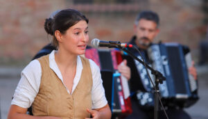 La actriz Amanda Velloso lleva al escenario la voces de las gentes de la Serranía de Cuenca