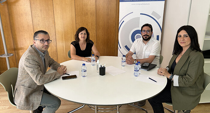 La presidenta de CEOE-Cepyme Guadalajara y el alcalde de Azuqueca mantienen su primera reunión de trabajo 1 La presidenta de CEOE-Cepyme Guadalajara y el alcalde de Azuqueca mantienen su primera reunión de trabajo