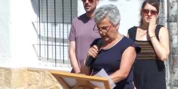 La subdelegada del Gobierno de España asiste a la colocación del primer ‘Stolpersteine’ en Cuenca