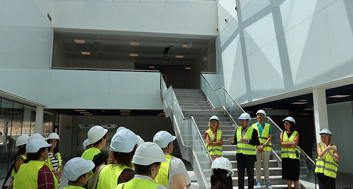Las Asociaciones de Pacientes conocen el nuevo Hospital Universitario de Cuenca y valoran la amplitud, la luz y el diseño moderno y funcional 1 Las Asociaciones de Pacientes conocen el nuevo Hospital Universitario de Cuenca y valoran la amplitud, la luz y el diseño moderno y funcional