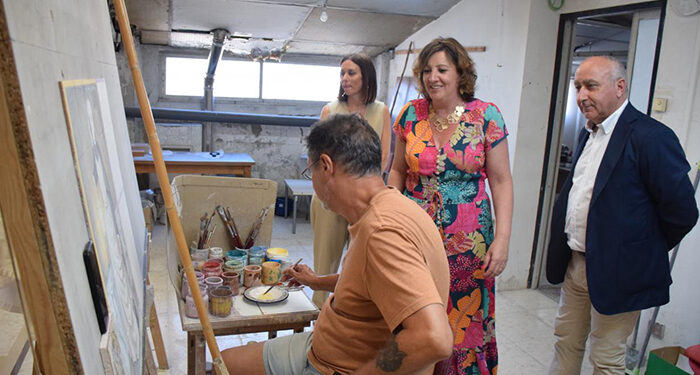 Las ayudas al relevo generacional en oficios tradicionales, dotadas con dos millones de euros, abren el plazo de solicitud hasta el 15 de noviembre 1 Las ayudas al relevo generacional en oficios tradicionales, dotadas con dos millones de euros, abren el plazo de solicitud hasta el 15 de noviembre