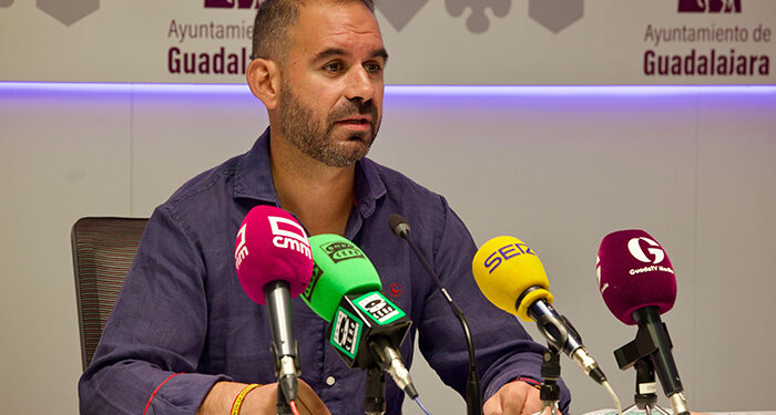 López: “Guadalajara tendrá un estacionamiento regulado más moderno, con nuevas inversiones y bonificaciones y que cubrirá las nuevas necesidades del núcleo” 1 López “Guadalajara tendrá un estacionamiento regulado más moderno, con nuevas inversiones y bonificaciones y que cubrirá las nuevas necesidades del núcleo”