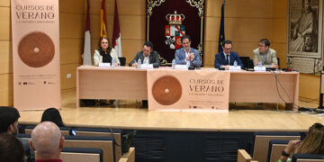 Los nuevos modelos de familia, vientres de alquiler, la transexualidad o la custodia compartida, a examen en el Campus de Cuenca