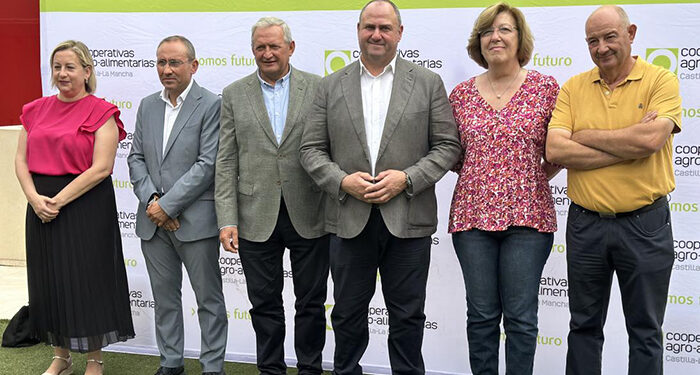 Los productos agroalimentarios continúan siendo el principal sector exportador de la región con un valor de 1.502 millones de euros en los primeros cinco meses del año 1 Los productos agroalimentarios continúan siendo el principal sector exportador de la región con un valor de 1.502 millones de euros en los primeros cinco meses del año