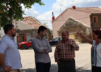 Los vecinos de Gascueña de Bornova se quejan de la falta de internet en la zona a pesar de tener instalada la fibra óptica