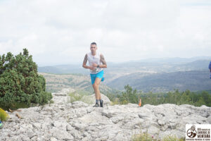 María Jesús Algarra y David Cano, intratables en el VII Trail Salvacañete “Alto Arambio”