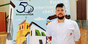 Ojero señala que “el ajo morado de Las Pedroñeras es un producto indispensable en la cocina” que debería utilizar todo el mundo