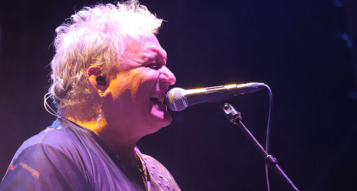 Rock sin concesiones en la actuación de Fiestas de Cabanillas de “Reincidentes”