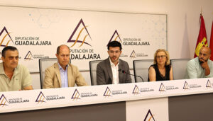 Tarifazos, la compra fallida de la bodega de Mondéjar y continuas inversiones a dedo en pueblos del PSOE marcas de la gestión de Vega en la Diputación