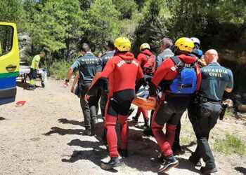 Trasladada al Hospital de Cuenca una mujer de 50 años tras caerse haciendo una ruta en el Ventano del Diablo Trasladada al Hospital de Cuenca una mujer de 50 años tras caerse haciendo una ruta en el Ventano del Diablo