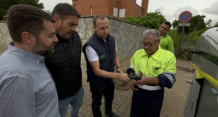 Vega del Henares inicia la instalación de 2.800 identificadores en sus contenedores para optimizar el servicio de recogida de residuos 1 Vega del Henares inicia la instalación de 2.800 identificadores en sus contenedores para optimizar el servicio de recogida de residuos