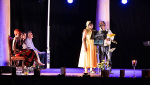 “Versos a Medianoche” cumple con su cita con los poetas de Guadalajara en el Palacio del Infantado