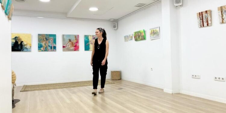 ‘Juego’, de la artista Paula Cuesta residente en Molina de Aragón, segunda de las muestras que se exponen en la Oficina de Turismo de Castilla-La Mancha en Madrid 1 ‘Juego’, de la artista Paula Cuesta residente en Molina de Aragón, segunda de las muestras que se exponen en la Oficina de Turismo de Castilla-La Mancha en Madrid