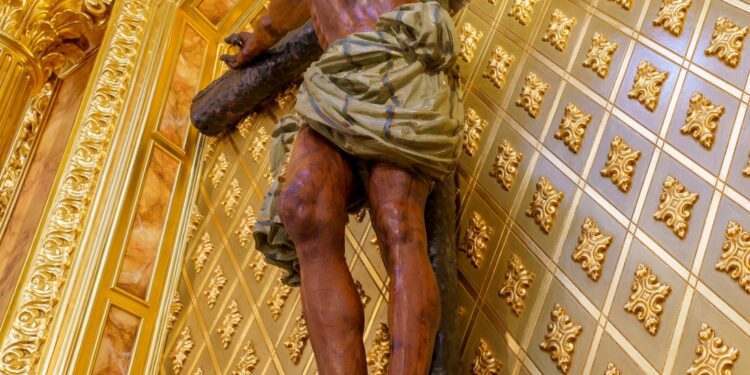 Mañana, en Quer, Guadalajara, bajan al Cristo de la Misericordia para ponerlo en andas 1 17d296b69355d2dc5de73e7753763345 L