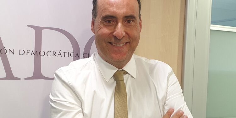 Opinión. Page o paje 1 Antonio de Miguel