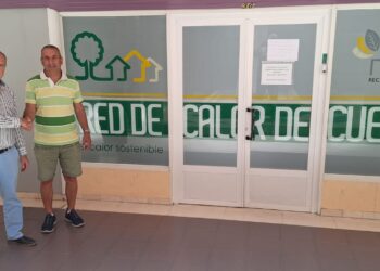 Los vecinos de Pintor Adrián Moya se conectan a la Red de Calor de Cuenca