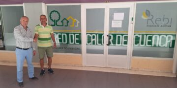 Los vecinos de Pintor Adrián Moya se conectan a la Red de Calor de Cuenca