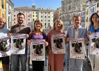 Cerca de una veintena de clubes de piragüismo de toda España se dan cita este domingo en la XXIII edición de la Puente a Puente