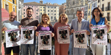 Cerca de una veintena de clubes de piragüismo de toda España se dan cita este domingo en la XXIII edición de la Puente a Puente